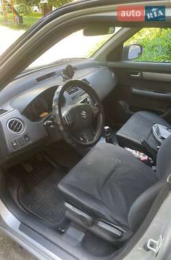Хетчбек Suzuki Swift 2005 в 