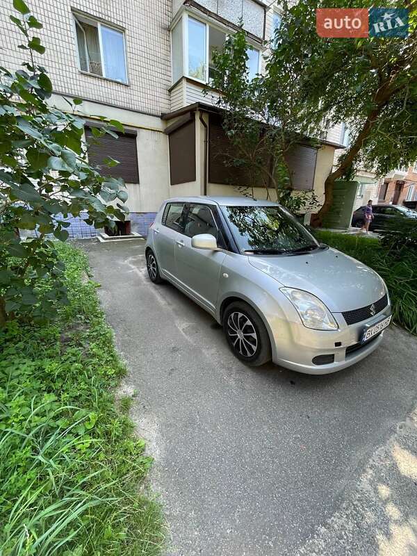 Хетчбек Suzuki Swift 2005 в Хмельницькому