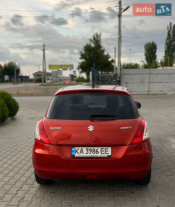 Хэтчбек Suzuki Swift 2012 в Киеве