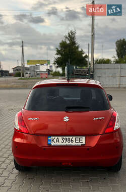 Хэтчбек Suzuki Swift 2012 в 