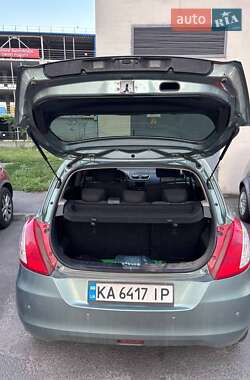 Хетчбек Suzuki Swift 2011 в 