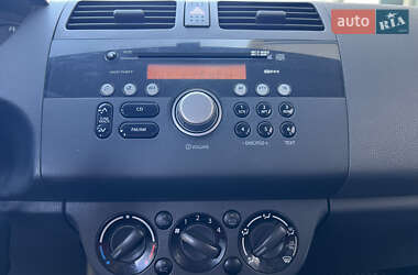 Хэтчбек Suzuki Swift 2007 в 