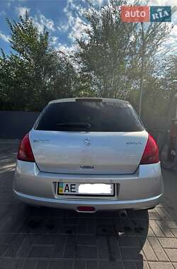 Хэтчбек Suzuki Swift 2006 в 