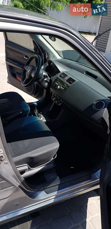 Хэтчбек Suzuki Swift 2008 в Киеве