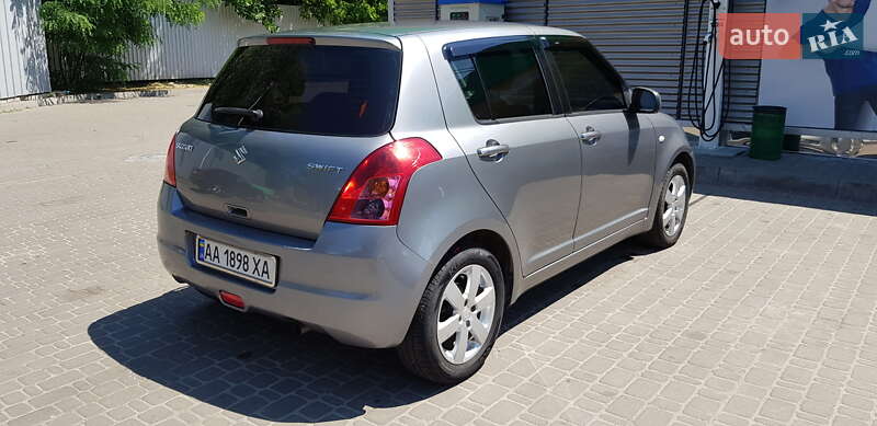 Хэтчбек Suzuki Swift 2008 в Киеве