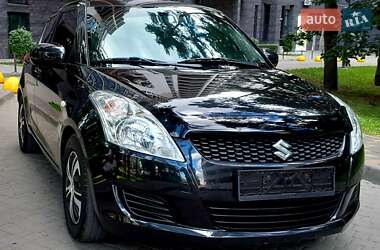 Хэтчбек Suzuki Swift 2012 в 
