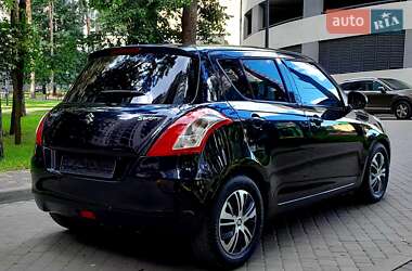 Хэтчбек Suzuki Swift 2012 в 