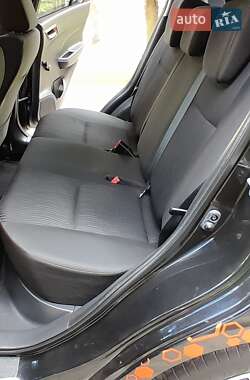 Хэтчбек Suzuki Swift 2012 в 