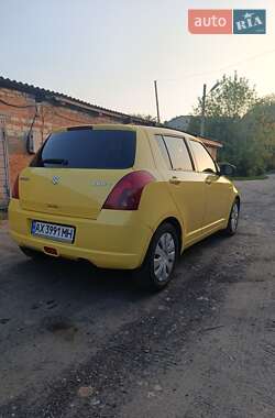 Хетчбек Suzuki Swift 2005 в 