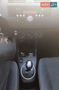 Хетчбек Suzuki Swift 2005 в 