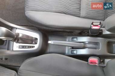 Хэтчбек Suzuki Swift 2012 в 