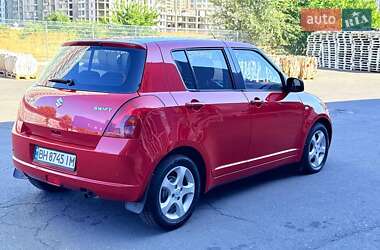 Хэтчбек Suzuki Swift 2006 в 