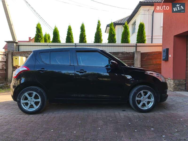 Хетчбек Suzuki Swift 2013 в Хусті