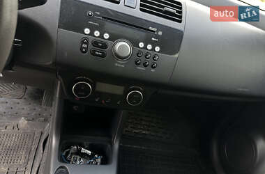 Хэтчбек Suzuki Swift 2006 в 