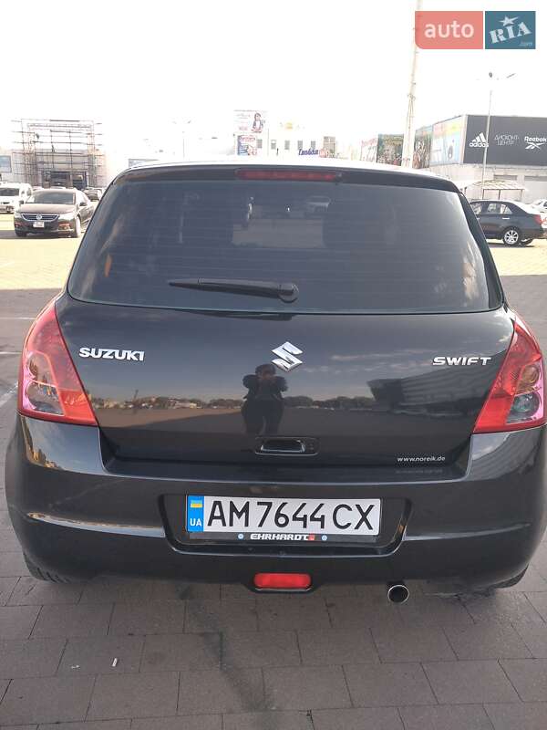 Хэтчбек Suzuki Swift 2009 в Житомире