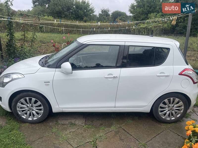 Хэтчбек Suzuki Swift 2012 в 