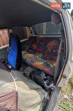 Хэтчбек Suzuki Swift 1988 в 