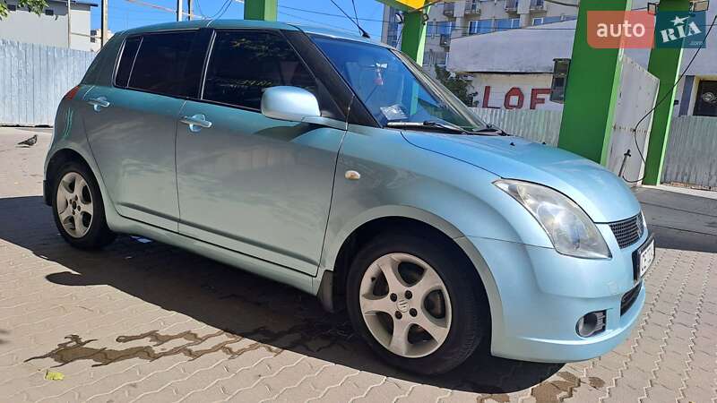 Хетчбек Suzuki Swift 2007 в Чернівцях фото 3 Хетчбек Suzuki Swift 2007 в Чернівцях
