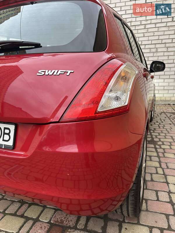 Хетчбек Suzuki Swift 2013 в Києві