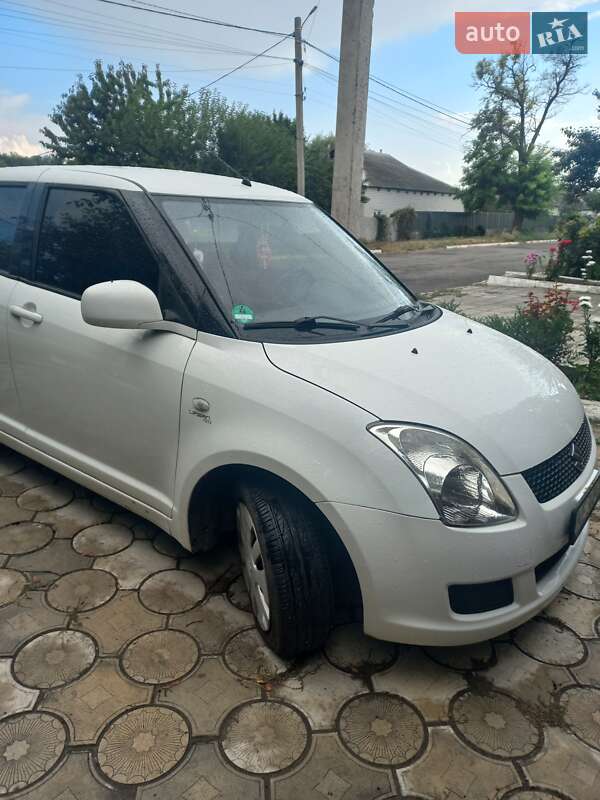 Хетчбек Suzuki Swift 2009 в 