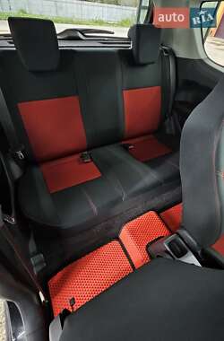 Хетчбек Suzuki Swift 2010 в 