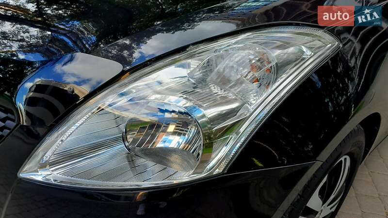 Хэтчбек Suzuki Swift 2012 в Броварах