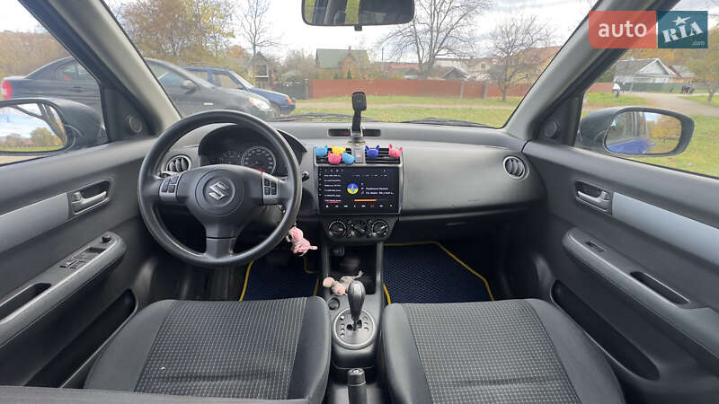 Хэтчбек Suzuki Swift 2006 в Коломые