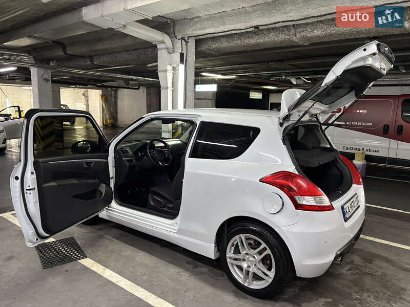 Хэтчбек Suzuki Swift 2014 в Киеве фото 8 Хэтчбек Suzuki Swift 2014 в Киеве