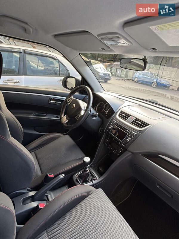 Хэтчбек Suzuki Swift 2014 в Киеве фото 31 Хэтчбек Suzuki Swift 2014 в Киеве