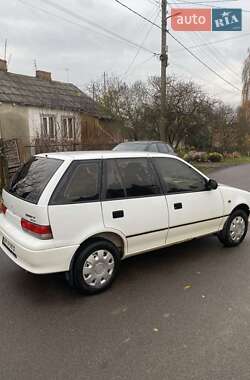 Хэтчбек Suzuki Swift 2001 в Владимире