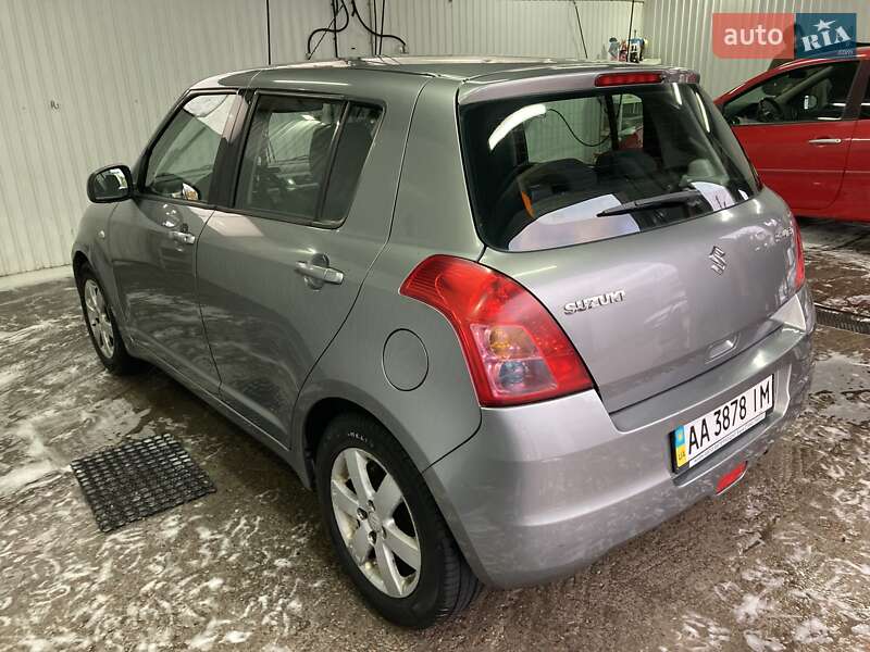 Хетчбек Suzuki Swift 2008 в Києві