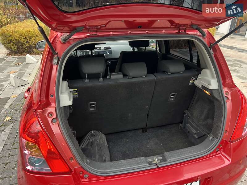 Хэтчбек Suzuki Swift 2008 в Киеве