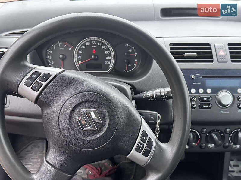 Хэтчбек Suzuki Swift 2006 в Черкассах