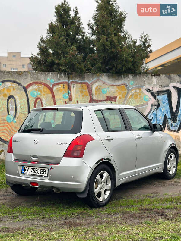 Хэтчбек Suzuki Swift 2006 в Киеве