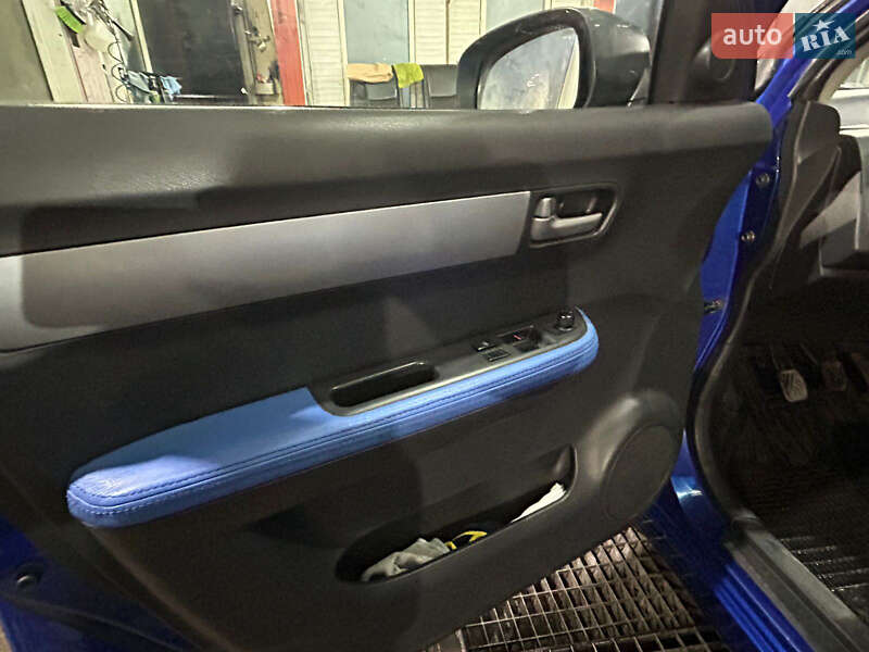 Хэтчбек Suzuki Swift 2005 в Кропивницком фото 3 Хэтчбек Suzuki Swift 2005 в Кропивницком