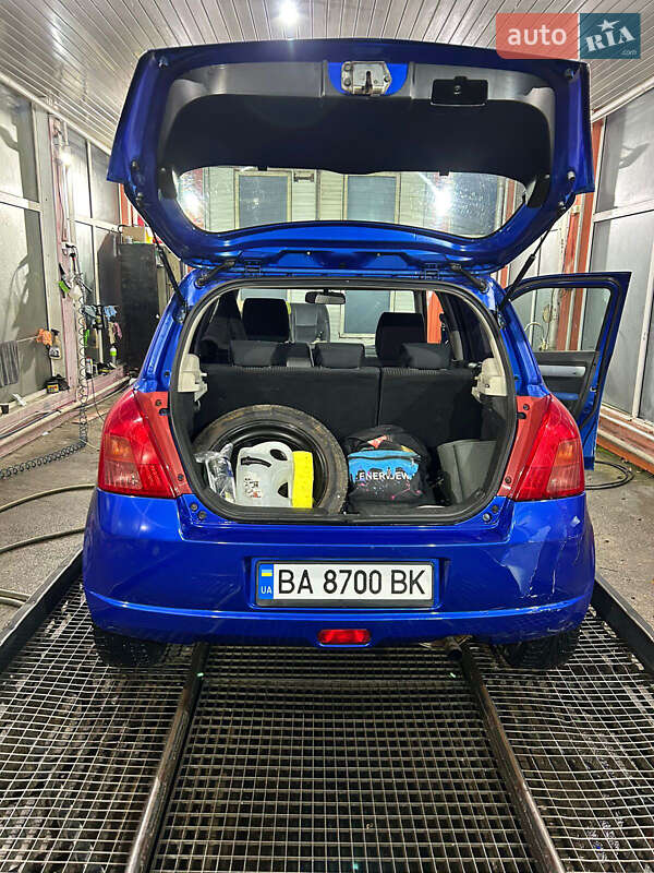 Хэтчбек Suzuki Swift 2005 в Кропивницком фото 6 Хэтчбек Suzuki Swift 2005 в Кропивницком