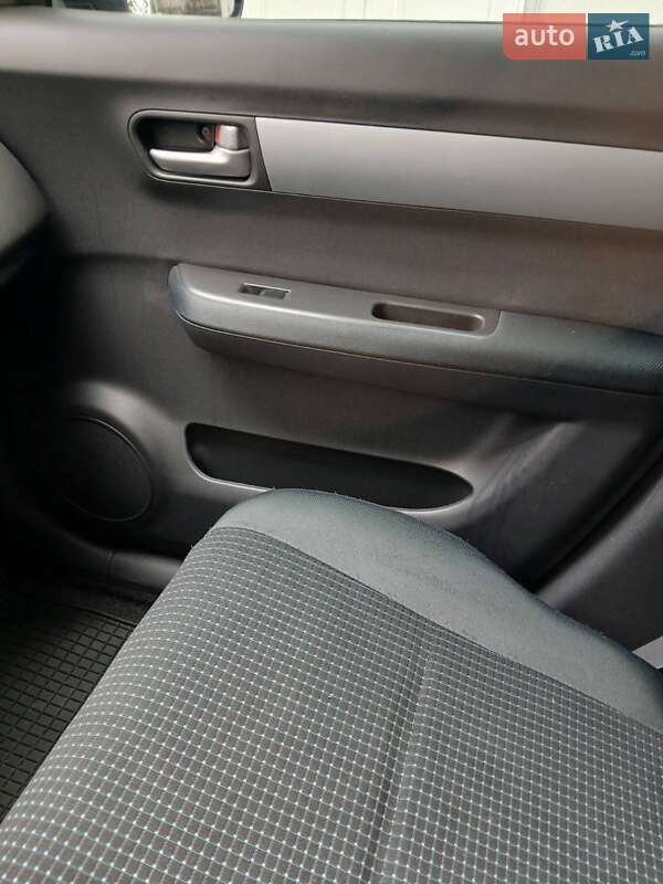 Хетчбек Suzuki Swift 2008 в Чернівцях