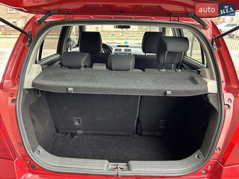 Хэтчбек Suzuki Swift 2005 в Ивано-Франковске фото 22 Хэтчбек Suzuki Swift 2005 в Ивано-Франковске