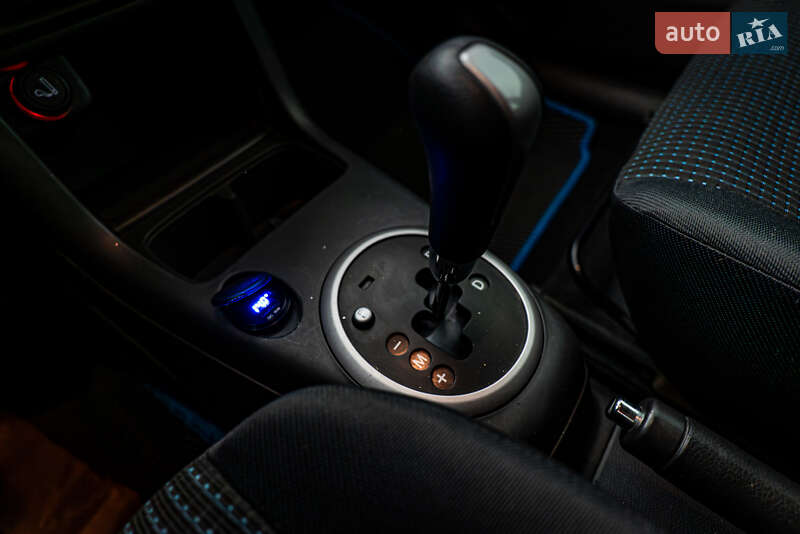 Хэтчбек Suzuki Swift 2006 в Киеве фото 16 Хэтчбек Suzuki Swift 2006 в Киеве