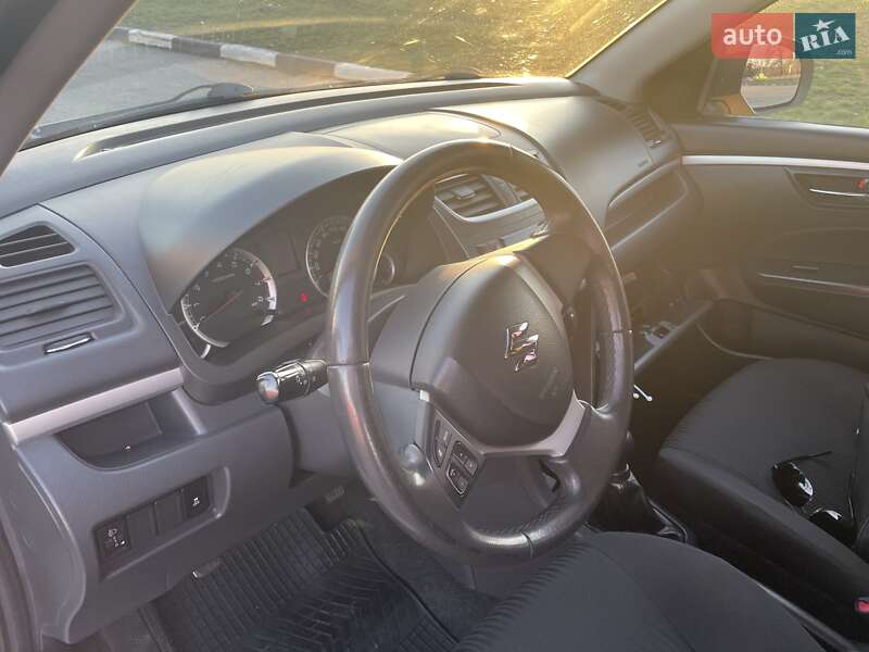 Хэтчбек Suzuki Swift 2011 в Киеве фото 12 Хэтчбек Suzuki Swift 2011 в Киеве