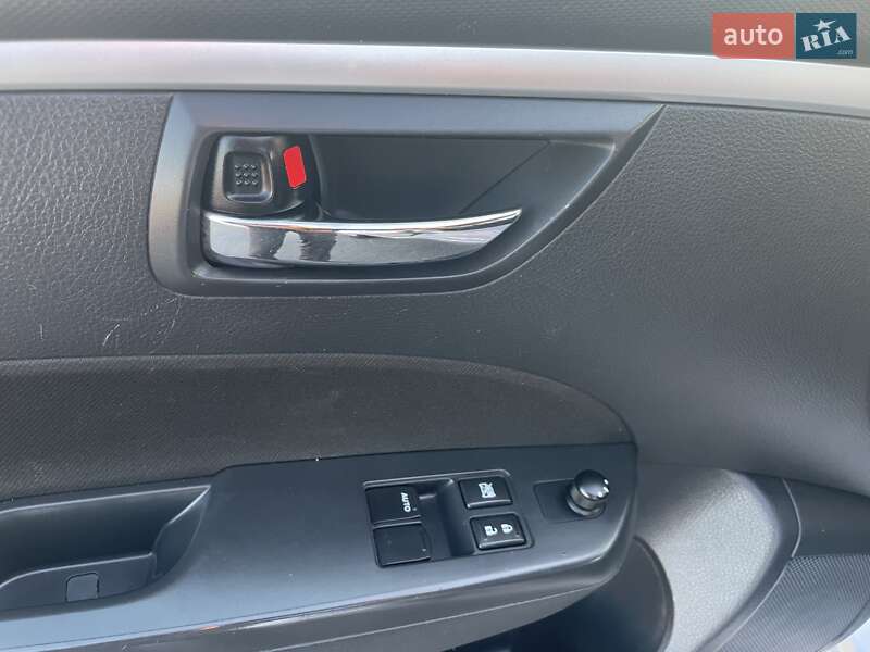 Хэтчбек Suzuki Swift 2011 в Киеве фото 10 Хэтчбек Suzuki Swift 2011 в Киеве