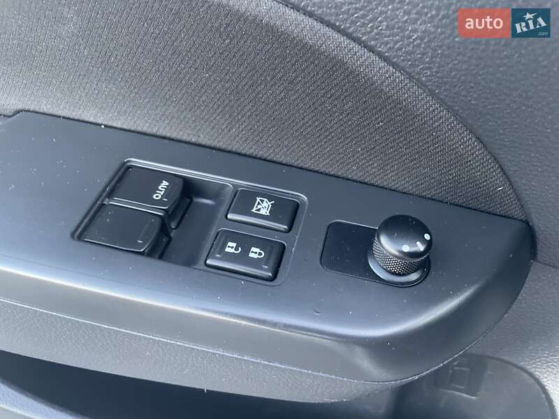 Хэтчбек Suzuki Swift 2011 в Киеве фото 21 Хэтчбек Suzuki Swift 2011 в Киеве
