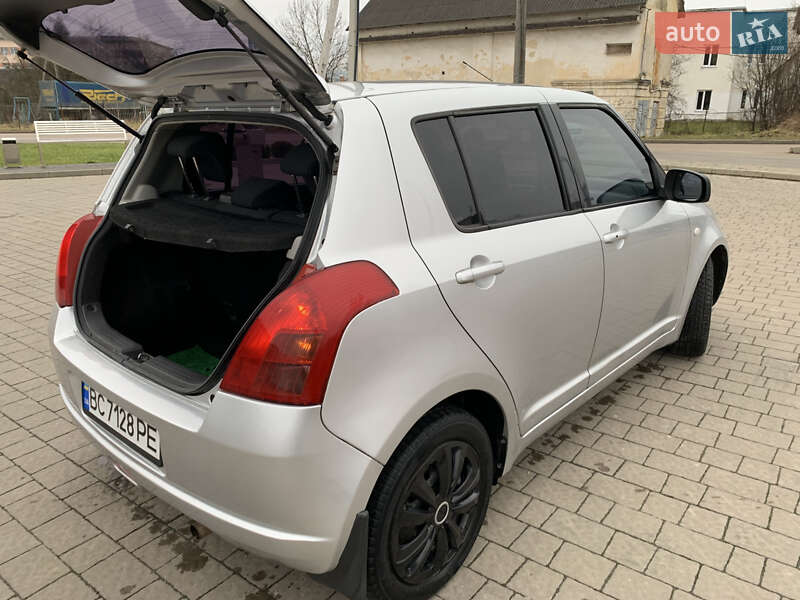 Хэтчбек Suzuki Swift 2005 в Дрогобыче фото 6 Хэтчбек Suzuki Swift 2005 в Дрогобыче