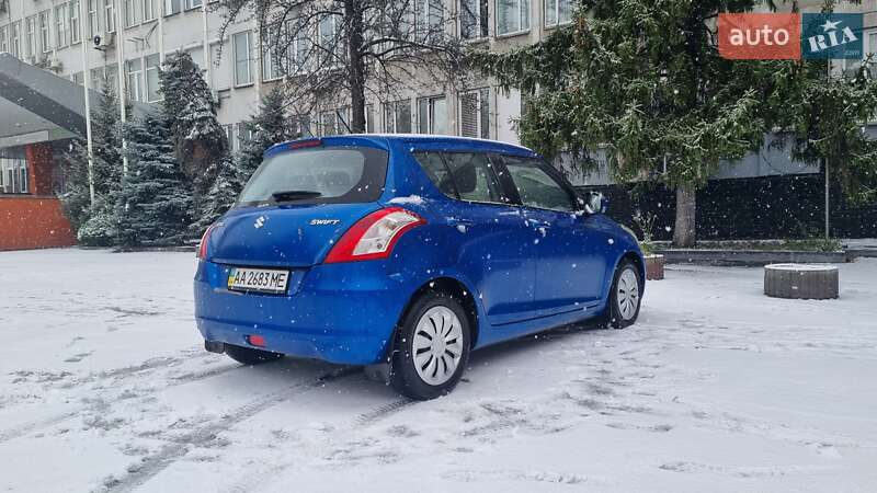 Хэтчбек Suzuki Swift 2012 в Киеве