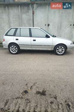 Хетчбек Suzuki Swift 2003 в Сарнах