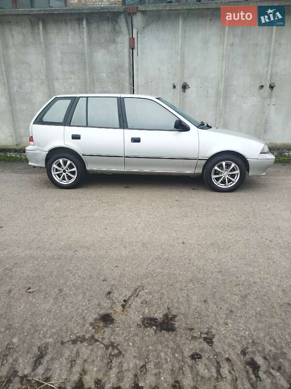 Хэтчбек Suzuki Swift 2003 в Сарнах фото 10 Хэтчбек Suzuki Swift 2003 в Сарнах