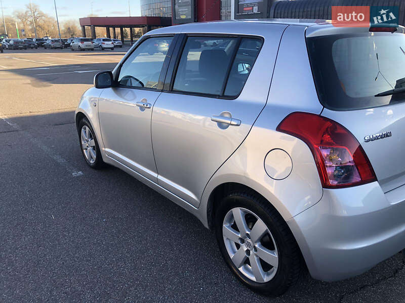 Хэтчбек Suzuki Swift 2010 в Мироновке