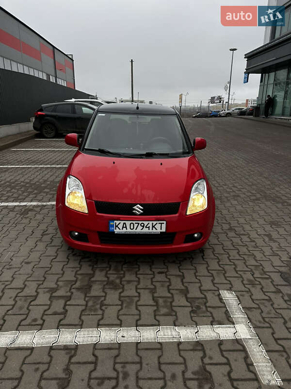 Хэтчбек Suzuki Swift 2005 в Киеве