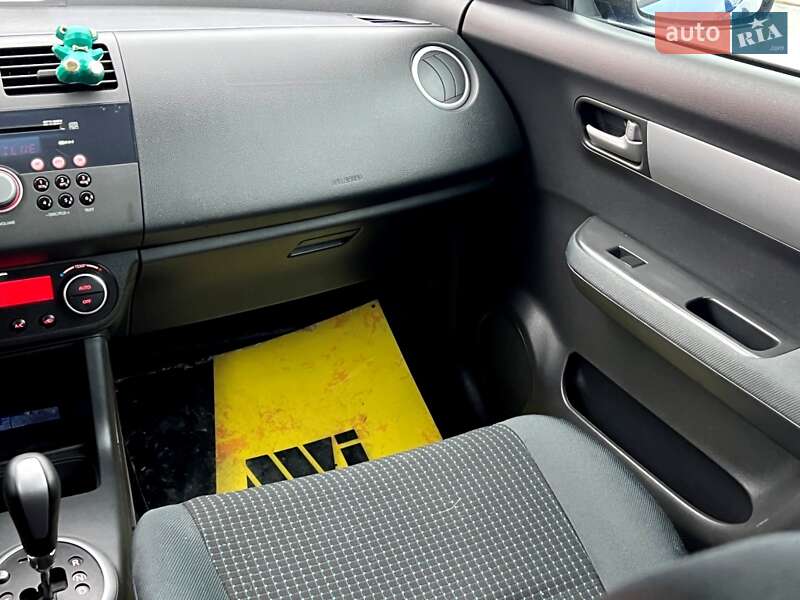 Хетчбек Suzuki Swift 2006 в Києві