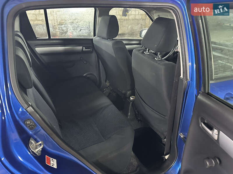 Хэтчбек Suzuki Swift 2009 в Тульчине